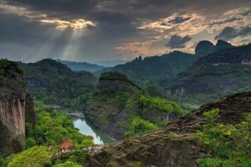 历史上最辉煌的小城，曾是一国首都！美了1800年，少有人知！