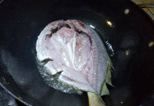 同是黄花鱼,大黄花鱼跟小黄鱼有何区别?弄懂以后别再买错了