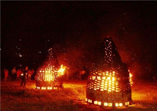 福建中秋节的习俗：烧塔 拜月