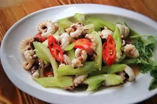 “福建美食深度攻略:五道菜品让你一吃成主顾,未尝试不足以称为福建人!”(附带美食做法)🔥🎉