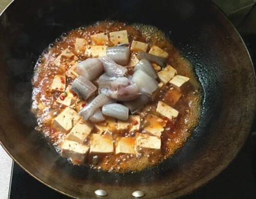 “福建美食深度攻略：五道菜品让你一吃成主顾，未尝试不足以称为福建人！”（附带美食做法）🔥🎉