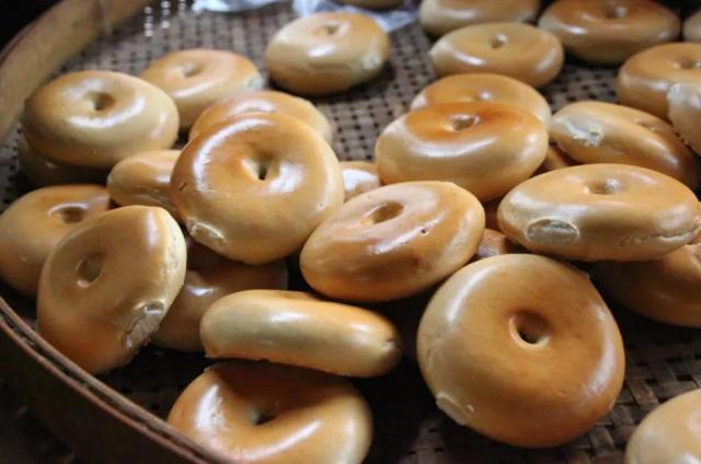 八闽文脉·风物｜光饼：小吃中的传奇，福建人的乡愁“解药”