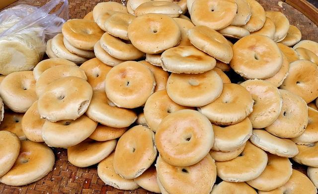 八闽文脉·风物｜光饼：小吃中的传奇，福建人的乡愁“解药”