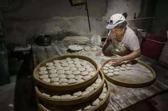 八闽文脉·风物｜光饼：小吃中的传奇，福建人的乡愁“解药”