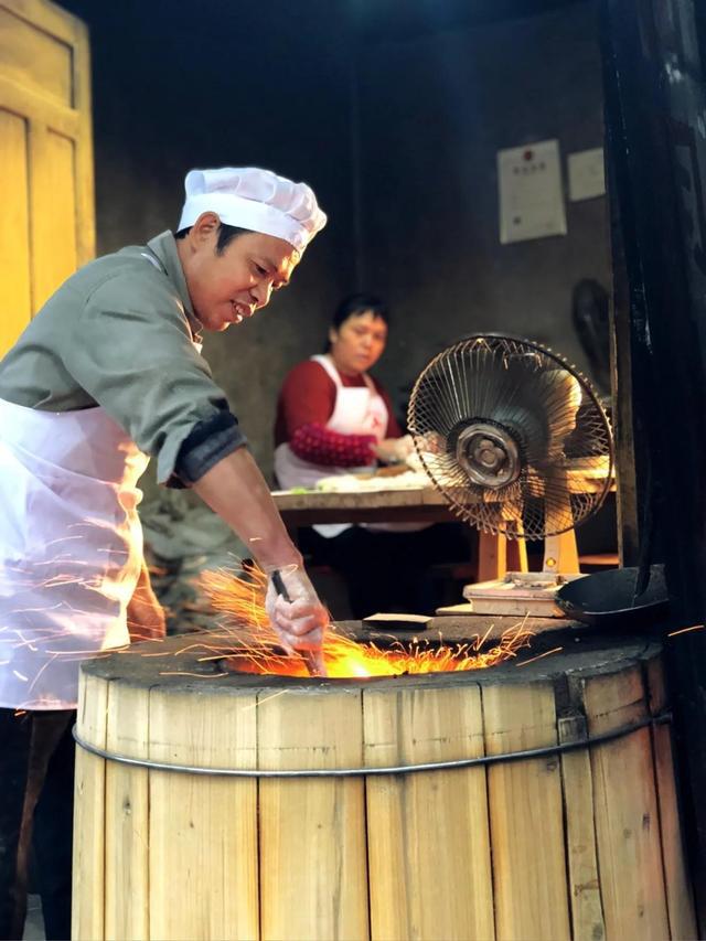 八闽文脉·风物｜光饼：小吃中的传奇，福建人的乡愁“解药”