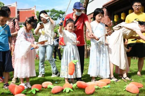 福建中秋假期文旅市场火热，游客体验传统文化新风潮