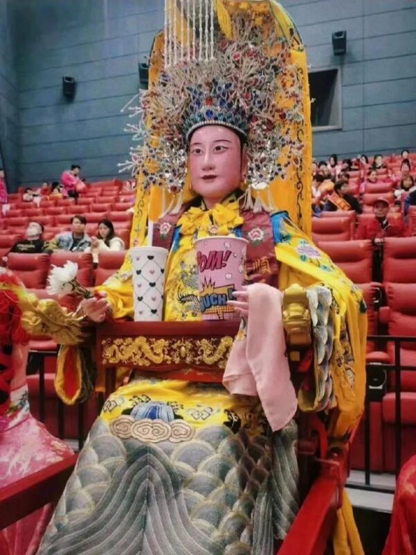 有多少“爱吃的神”，正等着我们用全家桶祭拜？