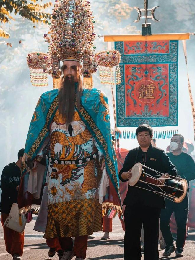 有多少“爱吃的神”,正等着我们用全家桶祭拜?