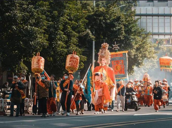 有多少“爱吃的神”,正等着我们用全家桶祭拜?