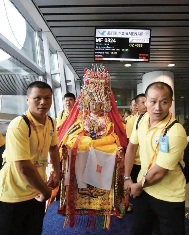 有多少“爱吃的神”,正等着我们用全家桶祭拜?