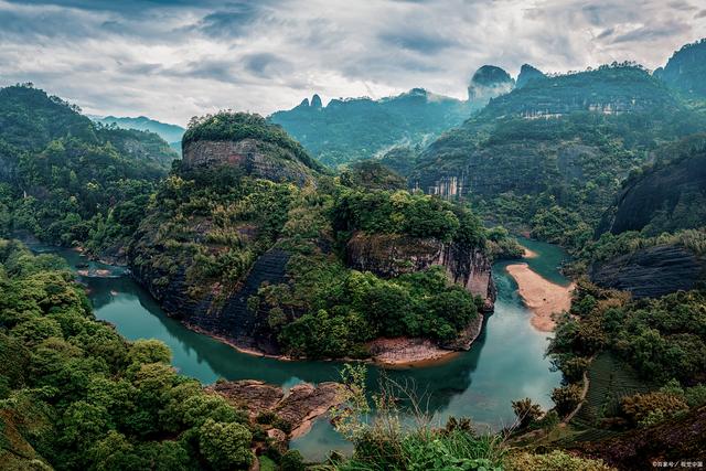 福建旅游攻略:揭秘前十名风景区排名,每一站都是惊喜!