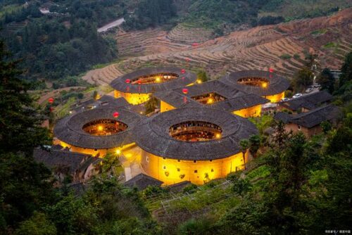 福建旅游攻略：揭秘前十名风景区排名，每一站都是惊喜！