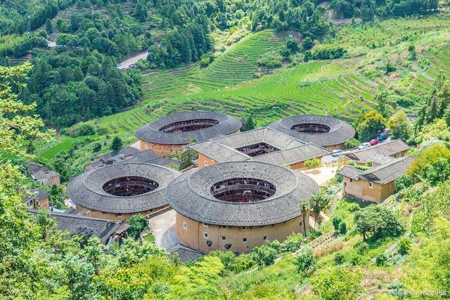 福建十大特产美食，每一道都是佳品，最后一个被称作“中国汉堡”