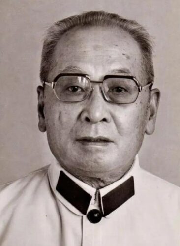 叶飞：原福建省委书记，53岁被监禁，69岁成副国级，亲家也副国级