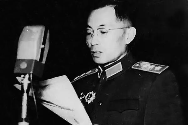 唯一有双重国籍的开国上将