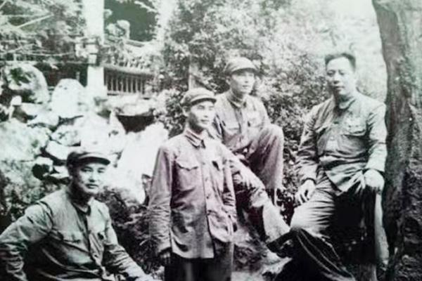 唯一有双重国籍的开国上将