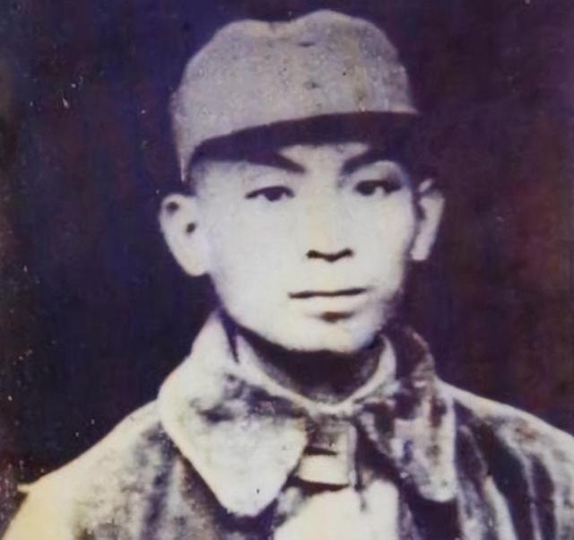叶飞离家21年,华野司令解放家乡,七旬养母惊慌失措:长官,你是谁?