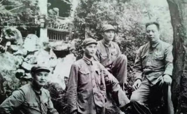 叶飞离家21年,华野司令解放家乡,七旬养母惊慌失措:长官,你是谁?