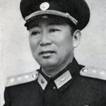 他是空军第一任司令员，49岁任国防部副部长，55岁英年不幸早逝