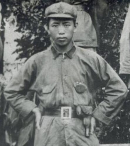 他是空军第一任司令员，49岁任国防部副部长，55岁英年不幸早逝