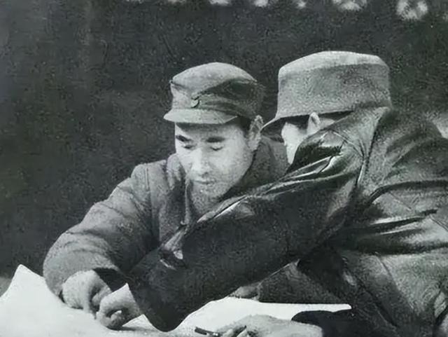 他是空军第一任司令员,49岁任国防部副部长,55岁英年不幸早逝