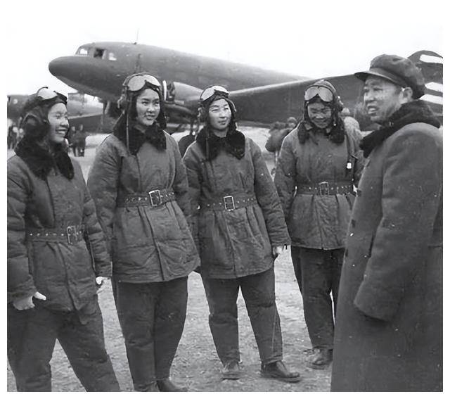 刘亚楼归国后,看谁都不顺眼张口就骂,55岁去世在场众人满眼热泪