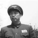 刘亚楼归国后，看谁都不顺眼张口就骂，55岁去世在场众人满眼热泪