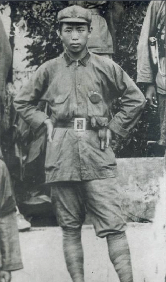 刘亚楼归国后,看谁都不顺眼张口就骂,55岁去世在场众人满眼热泪