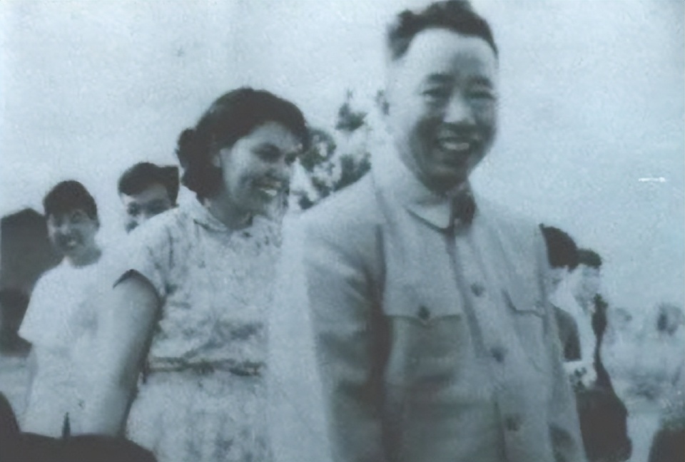 刘亚楼归国后,看谁都不顺眼张口就骂,55岁去世在场众人满眼热泪