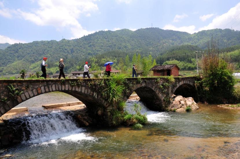 龙岩市新罗区万安镇竹贯村