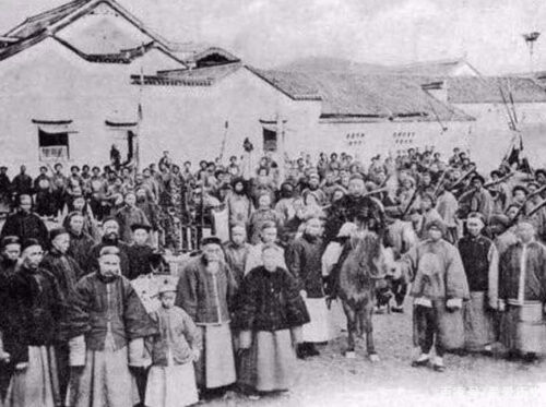 明朝万历年间，一个老秀才将番薯偷运到中国，从此改变历史