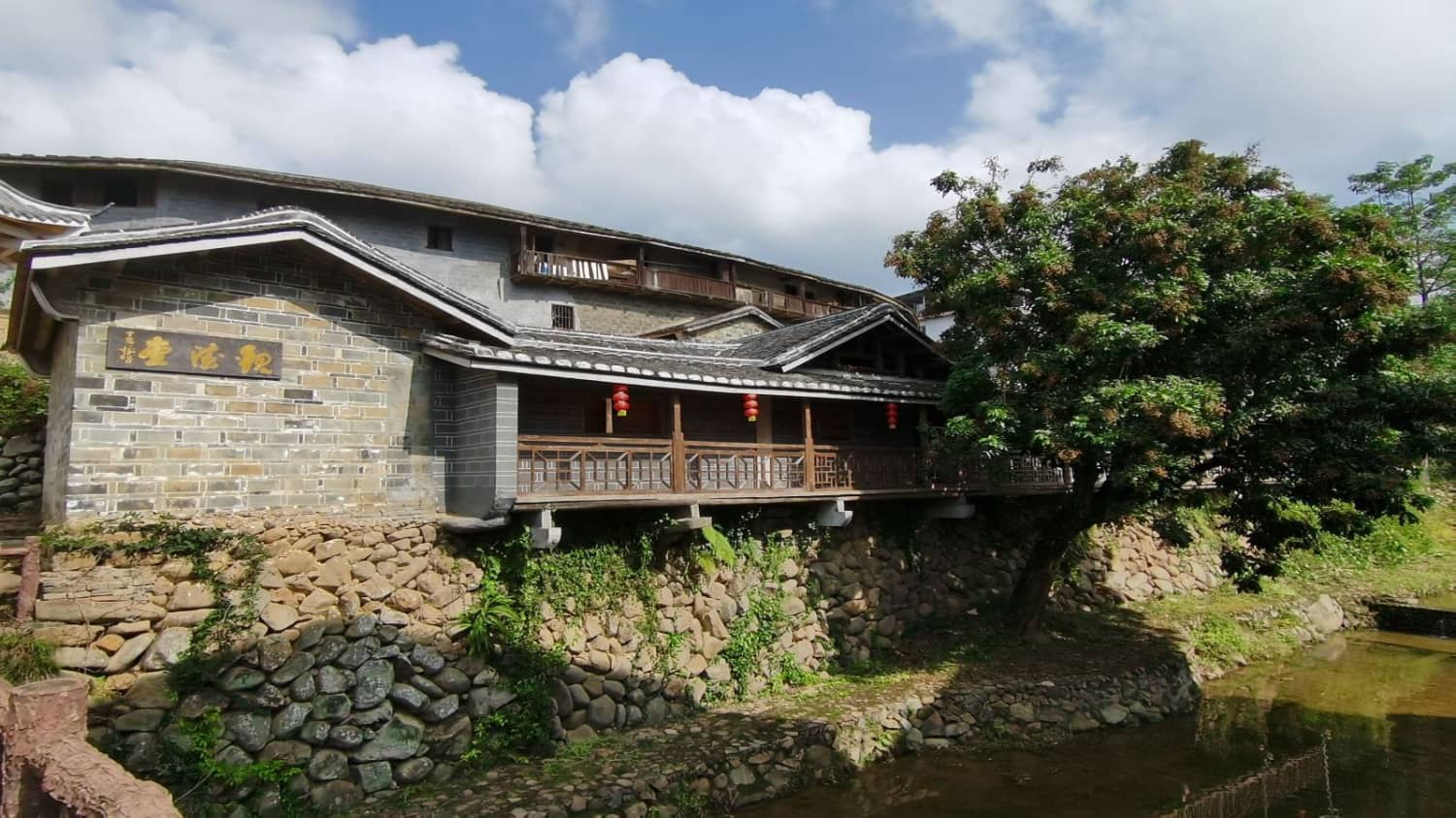 漳州市平和县霞寨镇钟腾村