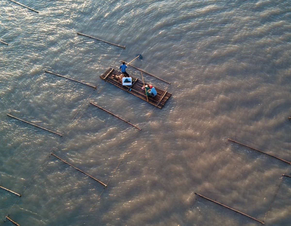 福建省霞浦县三沙镇三面环海,与三沙市同名,有光影栈道等景点