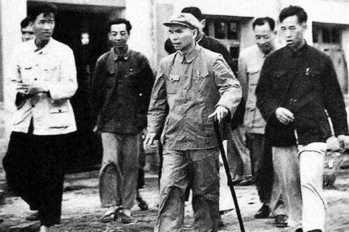 他是首任福建省委书记，主动辞去官职，一生热爱家乡，享年83岁