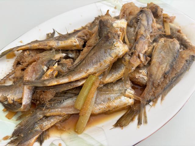 买黄花鱼:不是越大就越好,注意避开这2种,建议搞懂不花冤枉钱