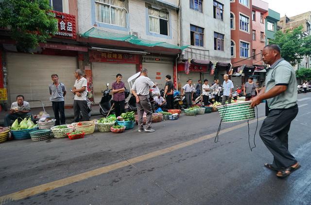 三沙印象:八闽大地有着古老传承有台湾商品,有新鲜鱼虾还有那些卖菜老人 ,这就是三沙