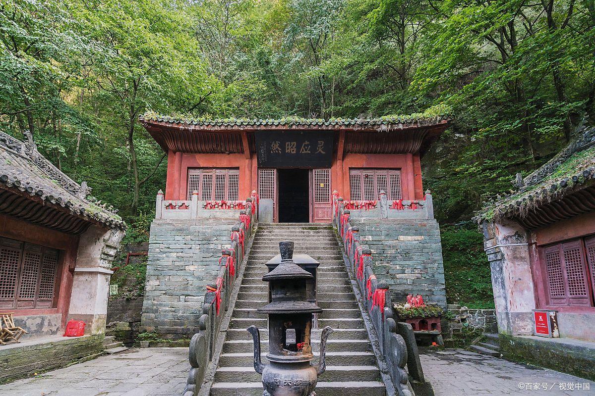 隐秘佛国:甘露岩寺的神秘面纱