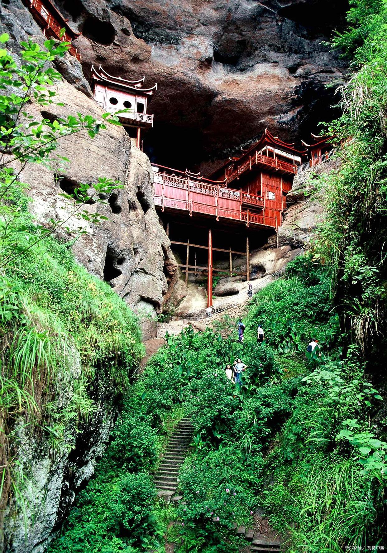 隐秘佛国:甘露岩寺的神秘面纱