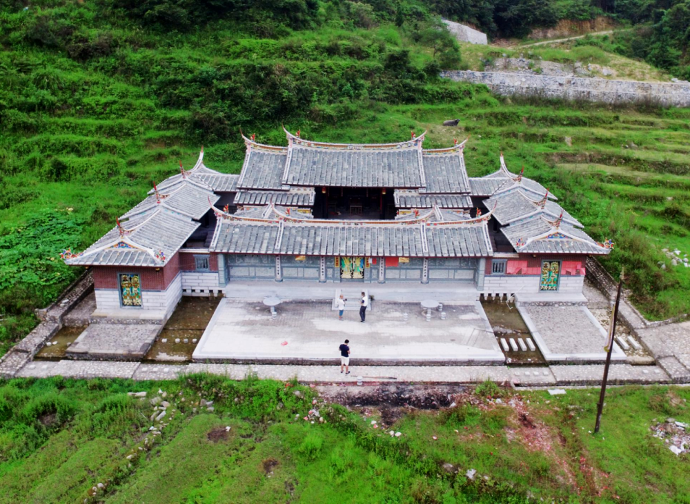 泉州市德化县国宝乡佛岭村