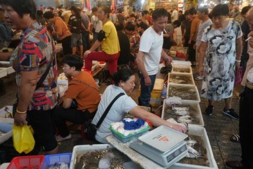三沙印象：八闽大地有着古老传承有台湾商品，有新鲜鱼虾还有那些卖菜老人 ，这就是三沙