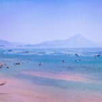 最近想和朋友一起去霞浦玩，听说那边风景非常美，是拍照圣地，哪个地方拍照最美？什么时候去人比较少？自己玩方不方便？八闽君推荐下路线