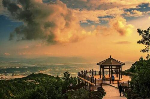中国公认最美的10处福州美景！1.鼓山风景区—代表地：福州