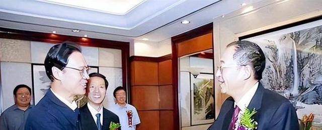 他39岁就掌舵福建省委书记,47岁竟升任中组部副部长!
