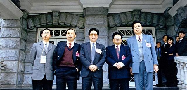 他39岁就掌舵福建省委书记,47岁竟升任中组部副部长!