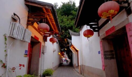 福州美食哪家强，特色体验抛哈密，超乎想象的乐趣