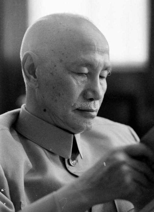 1954年,张鼎丞提出办案“四不”原则,众人不理解,毛主席:赞同