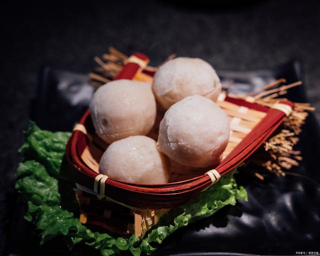 福建的鱼丸,为啥口感与众不同?八闽君紧急整理(风趣的鱼丸秘史)