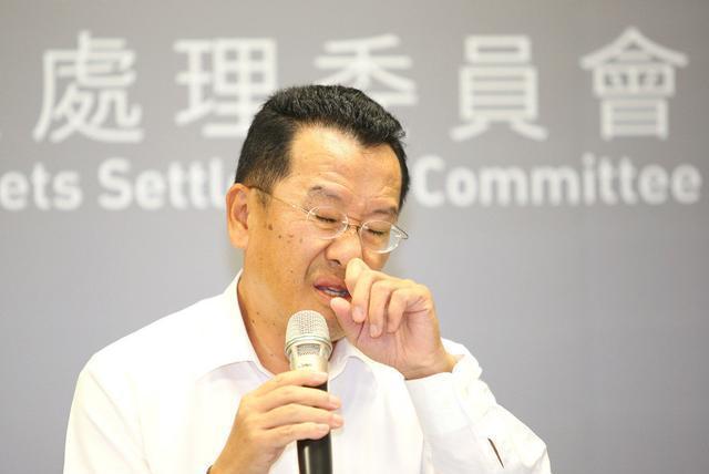 围台演习结束，岛内方寸大乱，吴钊燮语无伦次，送梅花鹿求和平