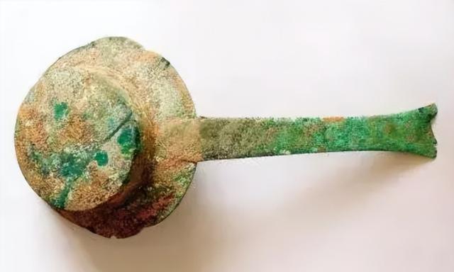 福建一农民工用了10年的“水瓢”,竟是1800多年前的青铜熨斗