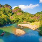 南平武夷山九曲溪深秋漫步：一日游攻略与潮味熊麦欧包的邂逅